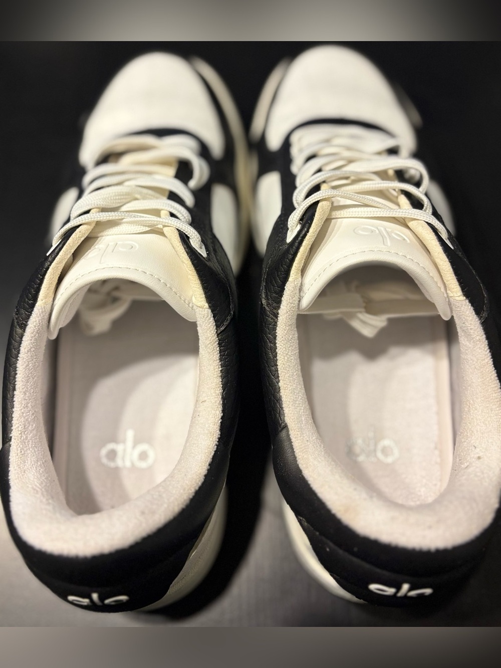 ALO Yoga Recovery Mode Low Top Black White Vegan Leather Sneakers Size 11 - Picture 3 of 8